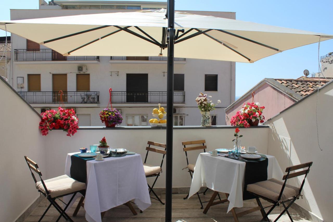 Bed and Breakfast Invito al viaggio Giardini Naxos Esterno foto