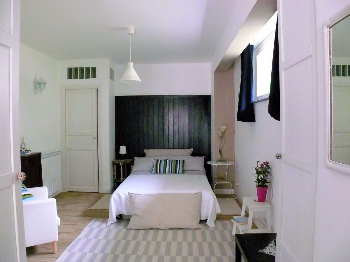 Bed and Breakfast Invito al viaggio Giardini Naxos Esterno foto