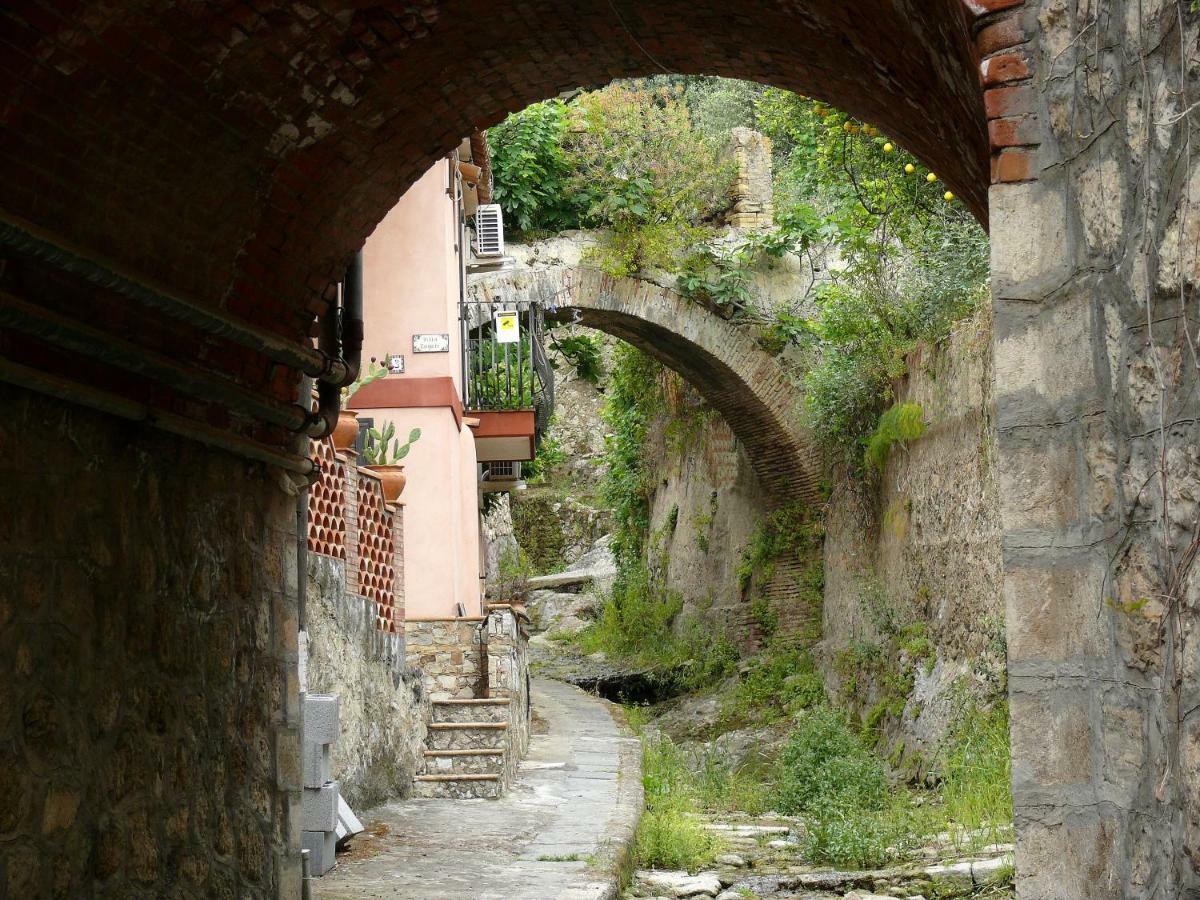 Bed and Breakfast Invito al viaggio Giardini Naxos Esterno foto