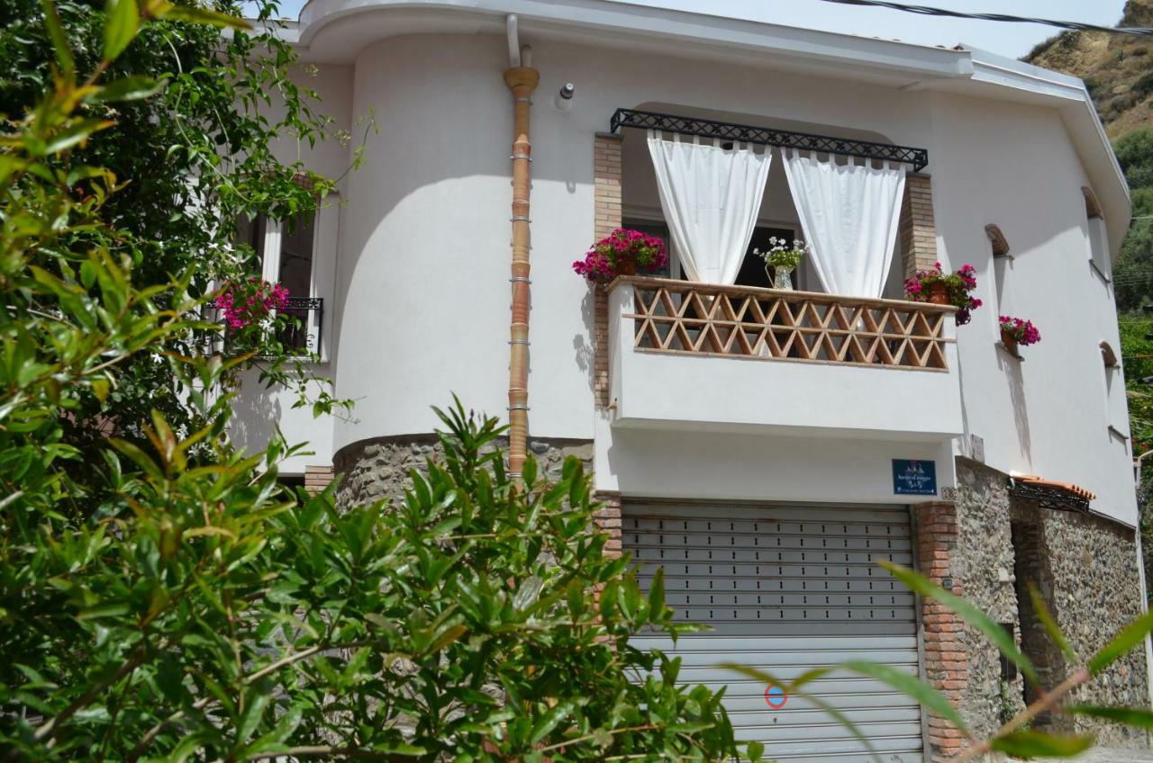 Bed and Breakfast Invito al viaggio Giardini Naxos Esterno foto