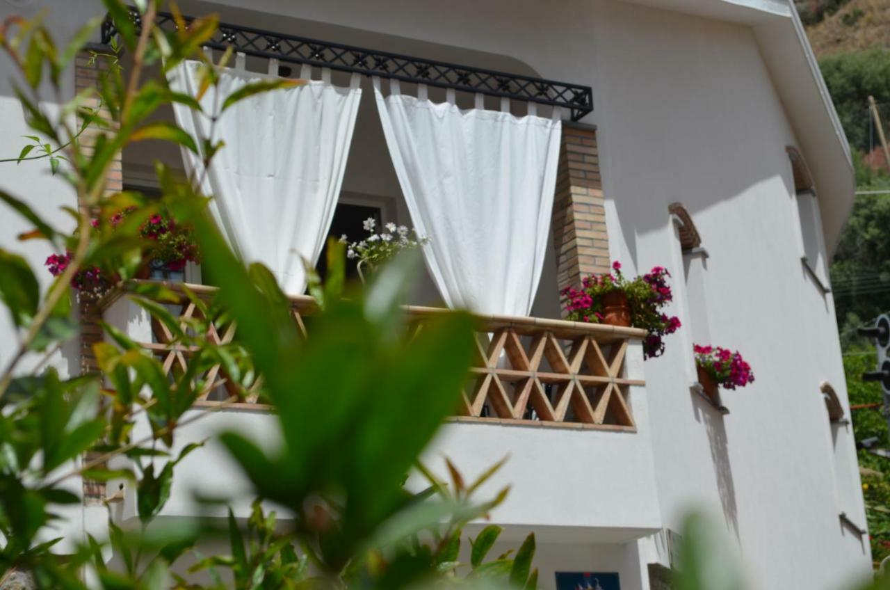 Bed and Breakfast Invito al viaggio Giardini Naxos Esterno foto