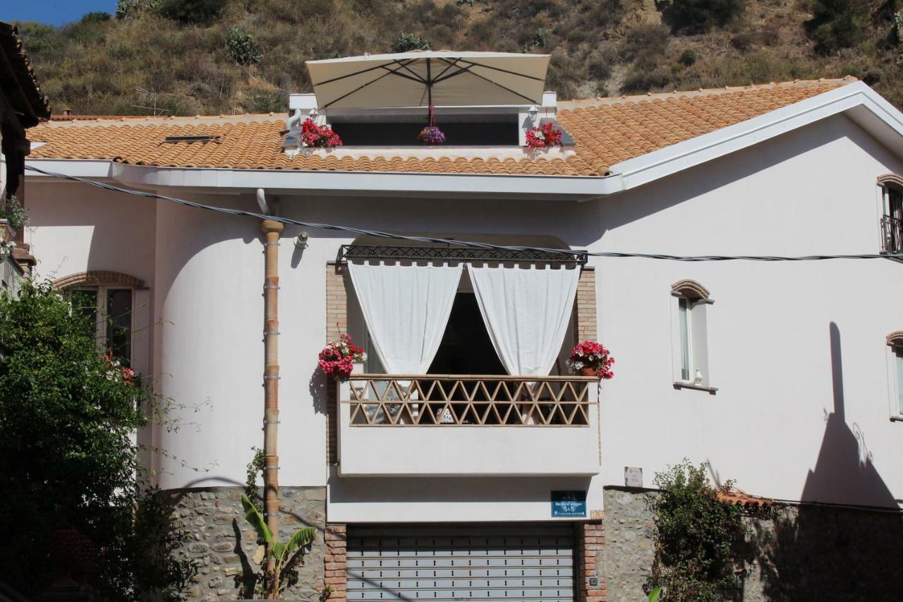 Bed and Breakfast Invito al viaggio Giardini Naxos Esterno foto